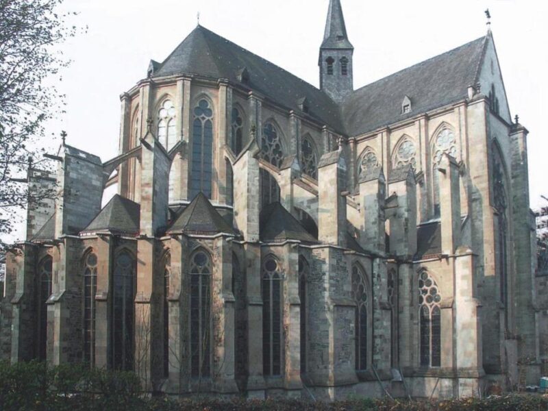 Even more striking evidence for the impact of the Saint-Denis chevet on thirt…